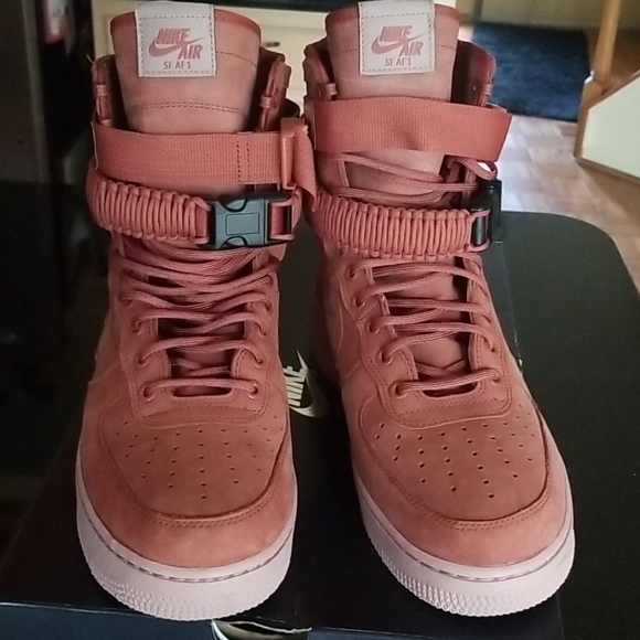 Nike SF AF1 High (Women) - Picture 2 of 8